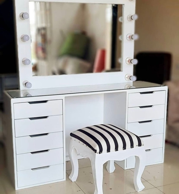 Vanity Dressing mirror table with stool