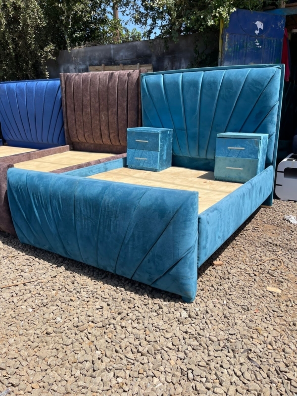 5x6 Modern Luxury Bed with Bedside tables