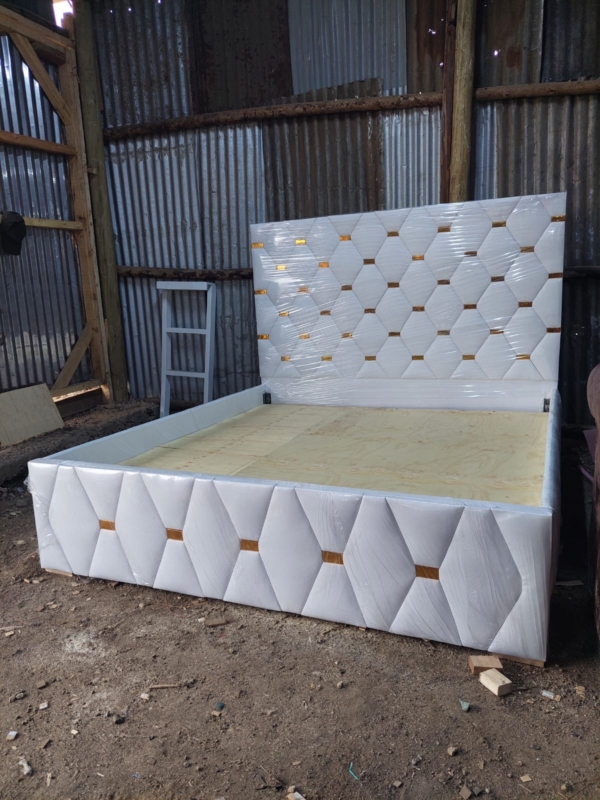 6x6 Contemporary Modern Luxury Bed with Bedside tables