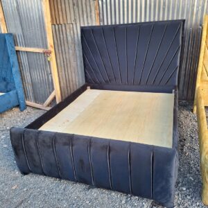 5x6 Modern Luxury Bed with Bedside tables