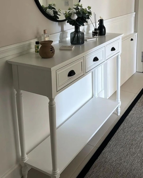 Modern wooden console table - Elegant Design