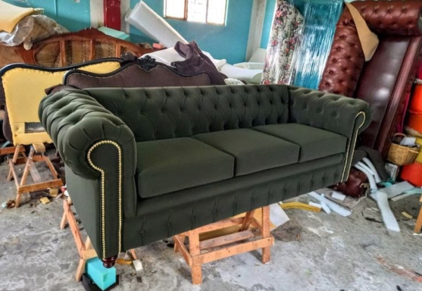 3 Seaters Contemporary Modern Chesterfield Couch