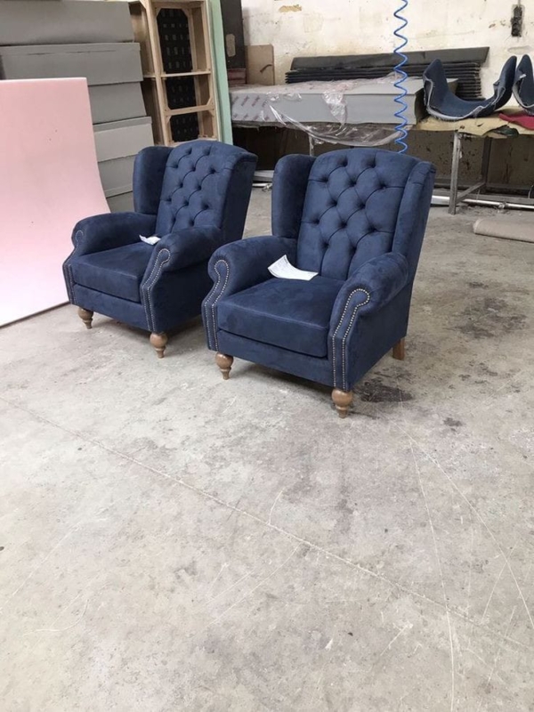 Antiques Accent Chairs/Wing chairs