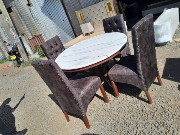 4 seaters dining table set with pure marble top - Elegant Design