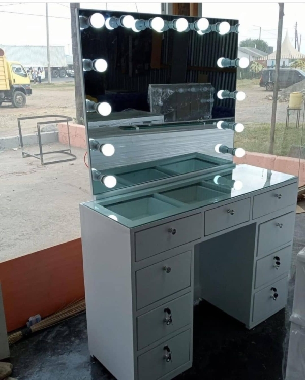 Vanity Dressing Mirror table