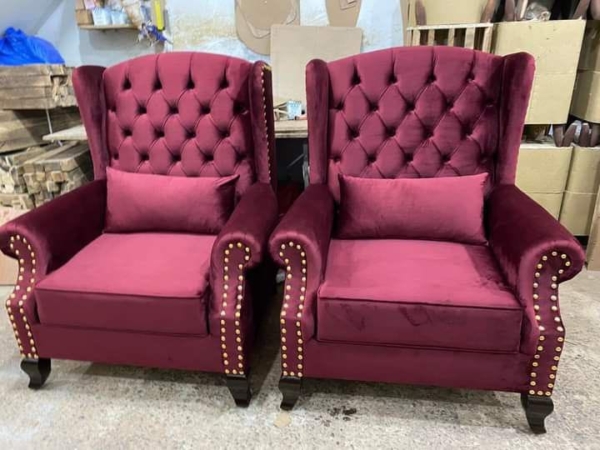 Antiques Accent Chairs/Wing chairs