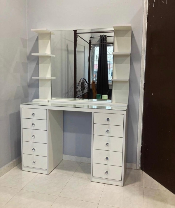 Vanity Dressing Mirror table