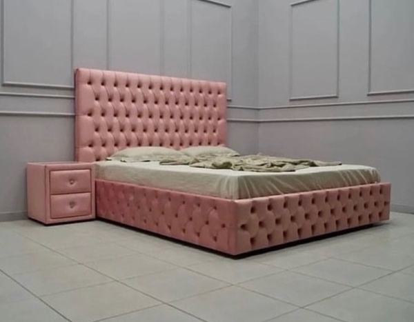 5x6 Contemporary Queen Size Luxury Bed with Bedside tables