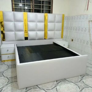 5x6 Queen Size Contemporary Modern Bed with Bedside tables.