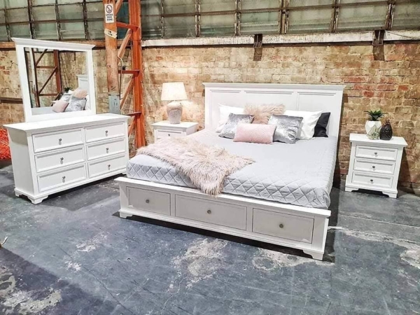 6x6 Contemporary Modern Luxury Bed, Bedside tables with Dressing Mirror table.