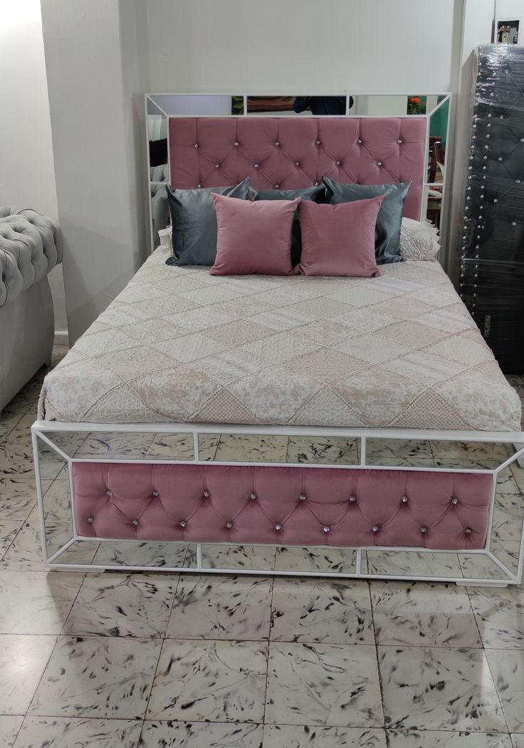 Best Choice Furniture - 942 5x6 Contemporary Modern Luxury Bed
