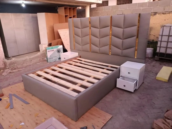 5x6 Contemporary Modern Queen Size Luxury Bed with Bedside tables