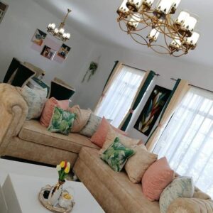 6 Seaters L-shaped Chesterfield Sectional Couch