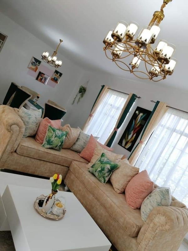 6 Seaters L-shaped Chesterfield Sectional Couch