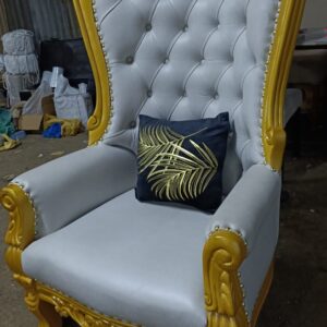 Mahogany Antiques wing chair - Elegant Design