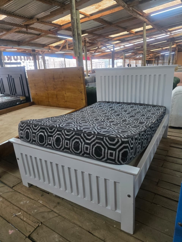 4 by 6 modern Luxury bed - Elegant Design