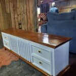 Modern TV stand cabinet with storage compartments - Elegant Design