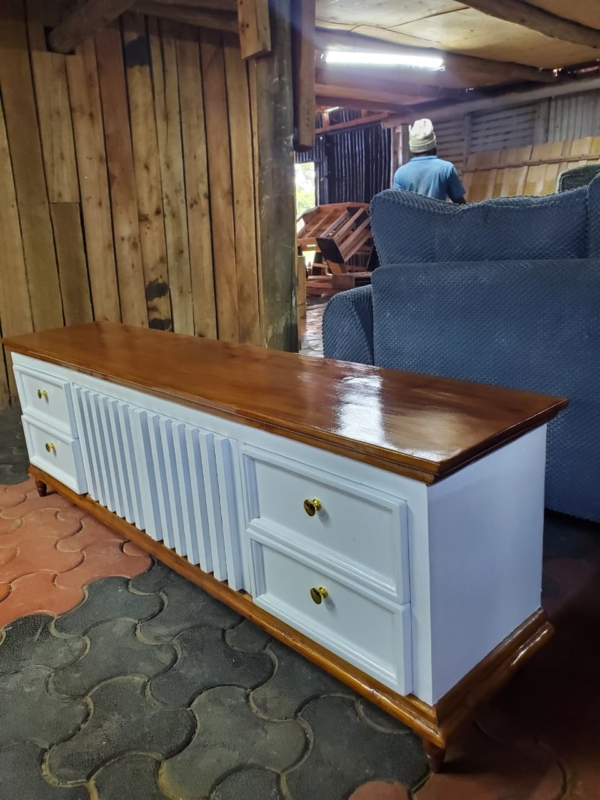 Modern TV stand cabinet with storage compartments - Elegant Design