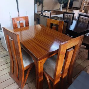4 seaters elegant Dining table set