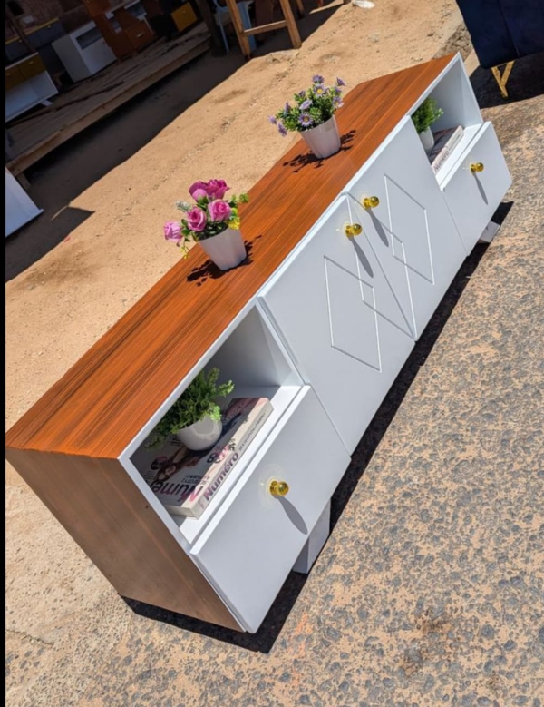 Modern Wooden TV Stand Cabinet – Elegant Design | Stylish Entertainment Centre & Media Unit